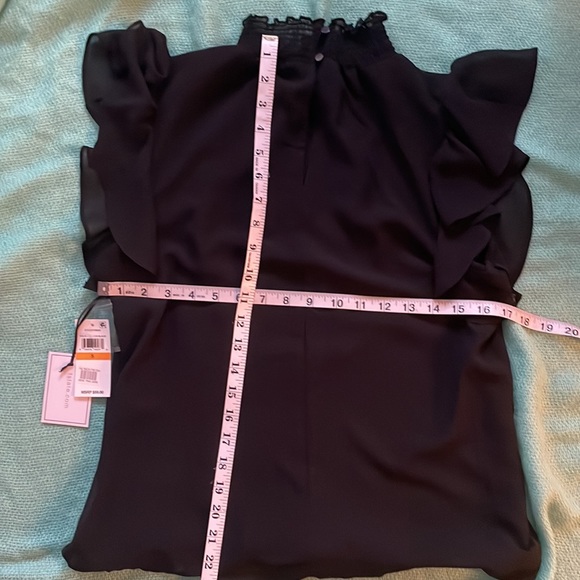 1.STATE
Smocked Flutter-Sleeve Top size S - Picture 5 of 7